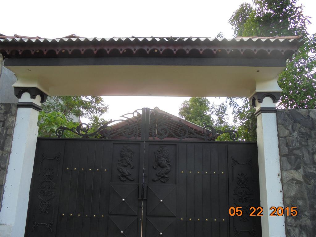 The Hotel Paradise Katunayaka Exterior foto