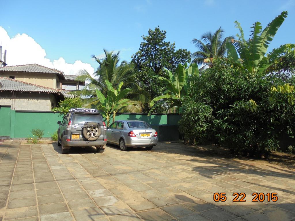 The Hotel Paradise Katunayaka Exterior foto
